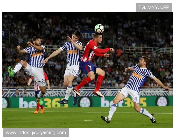 朗斯坐镇主场以铁血防守迎战巴黎FC誓要延续联赛不败征程