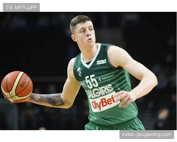 传奇门将罗伊之子，小罗伊在QMJHL季后赛中单场完成52次扑救